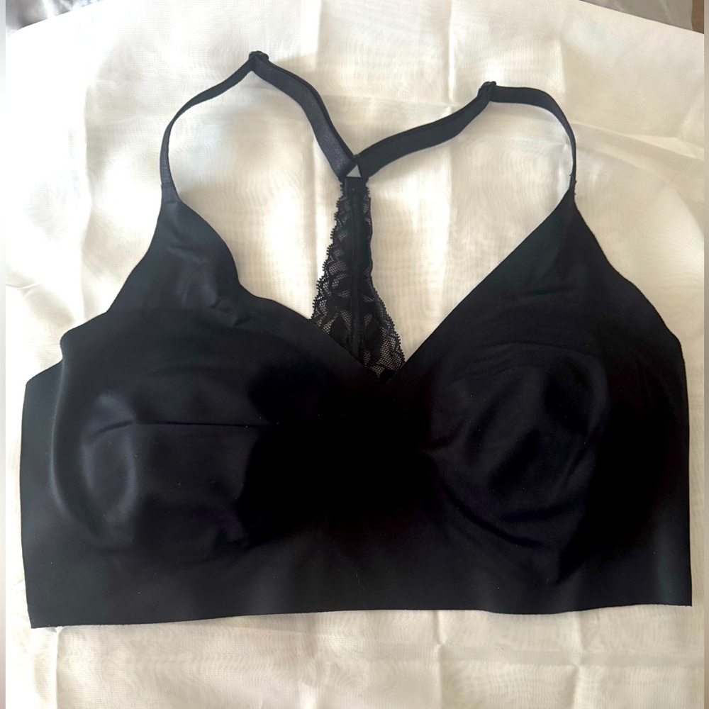 Victoria's Secret black Lacey back Detail Bra/bralette -NWOT - Size M